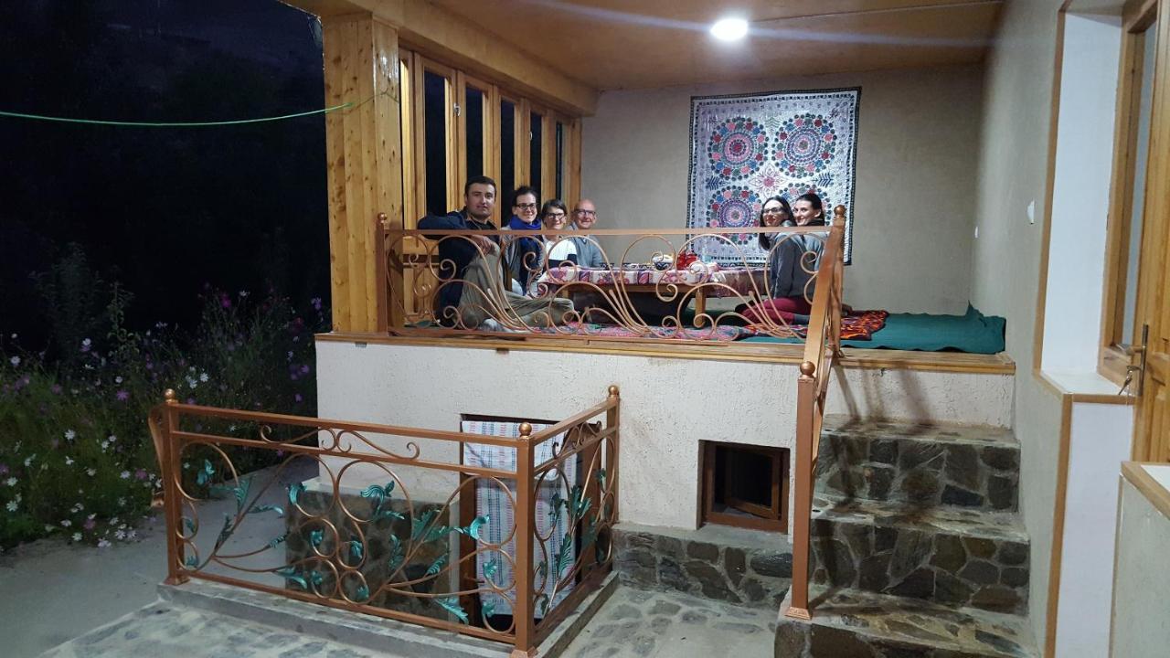 Hayat Nuratau Mountain Guesthouse Yukary-Ukhum Extérieur photo